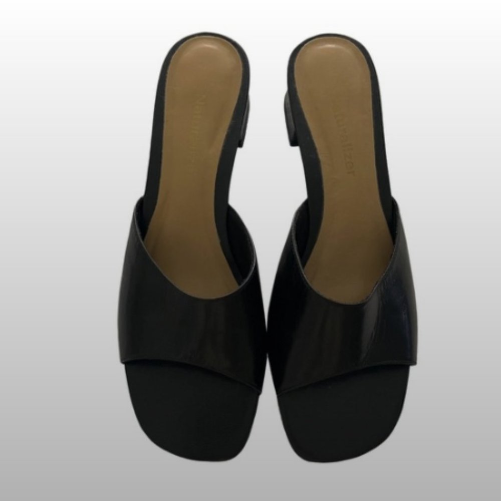 NATURALIZER Black Leather Slide Block heel. Sandals. Like New. Size 8N